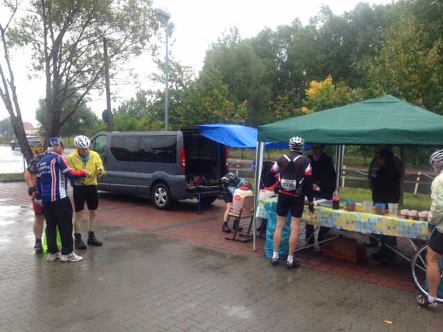 Auf diesem Bild haben wir Takeshi versteckt. Findest Du ihn?